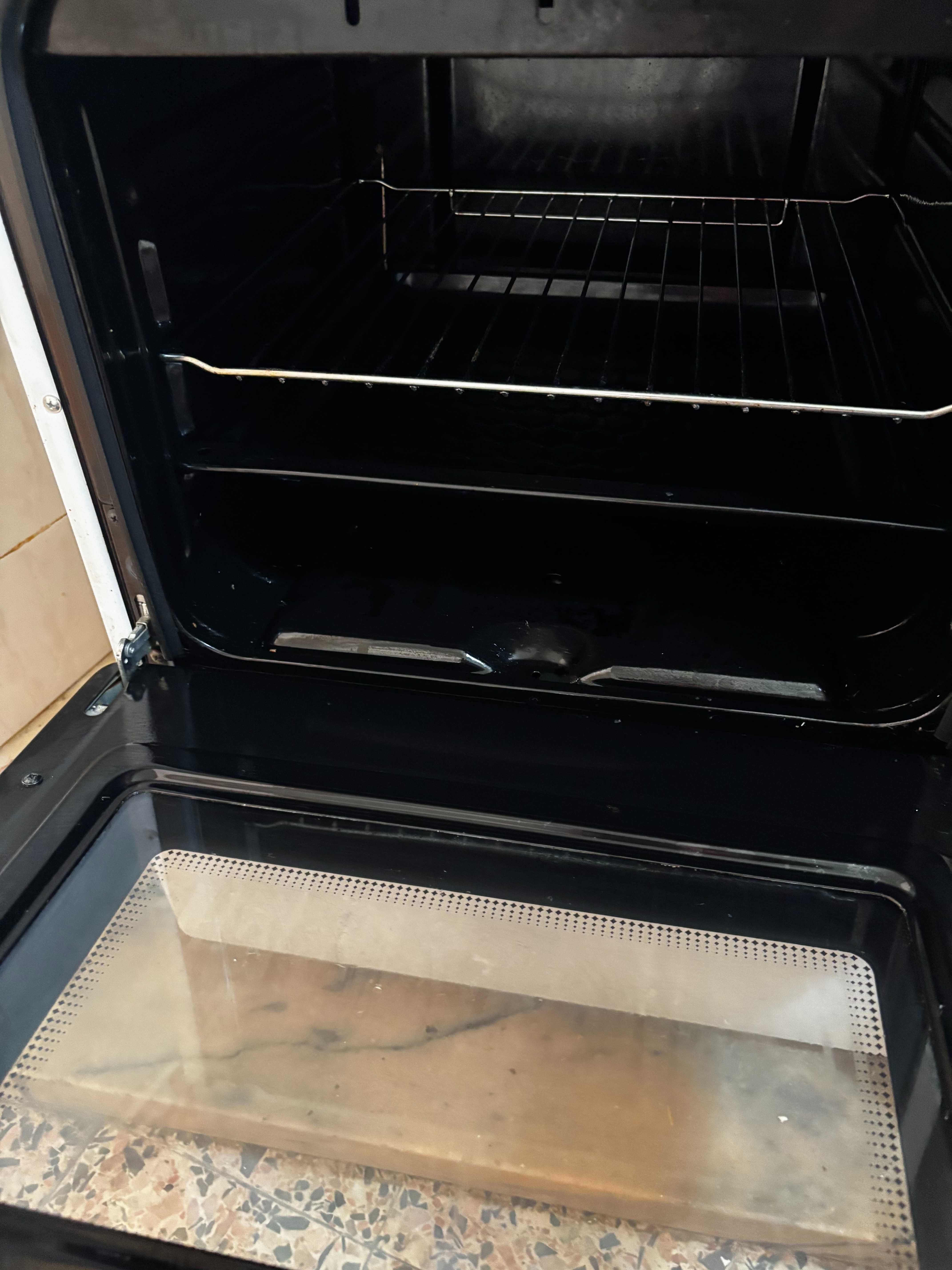 Fogão a gás de bilha com forno elétrico – Usado 2 anos – €70