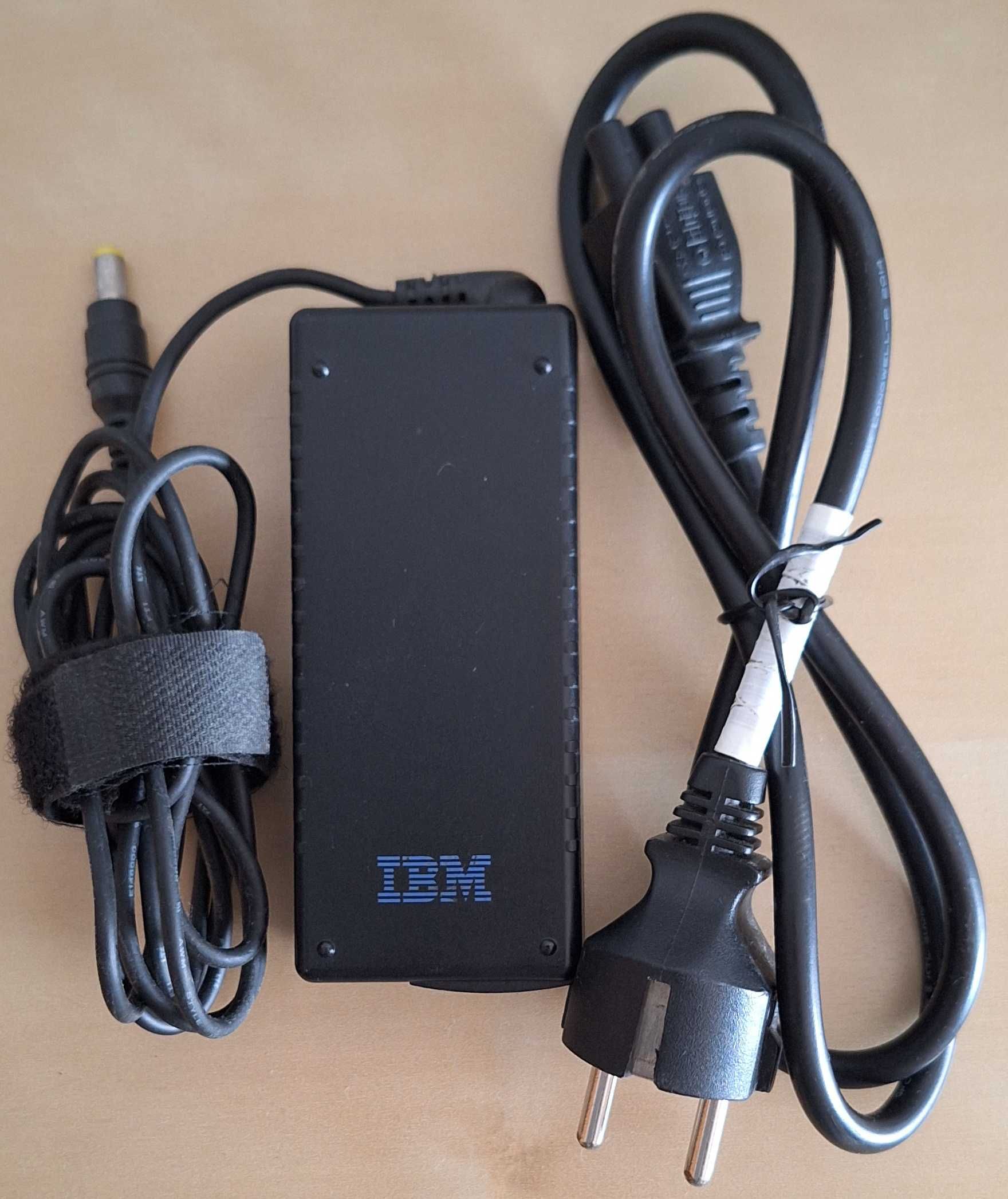 Adaptador/transformador/carregador IBM