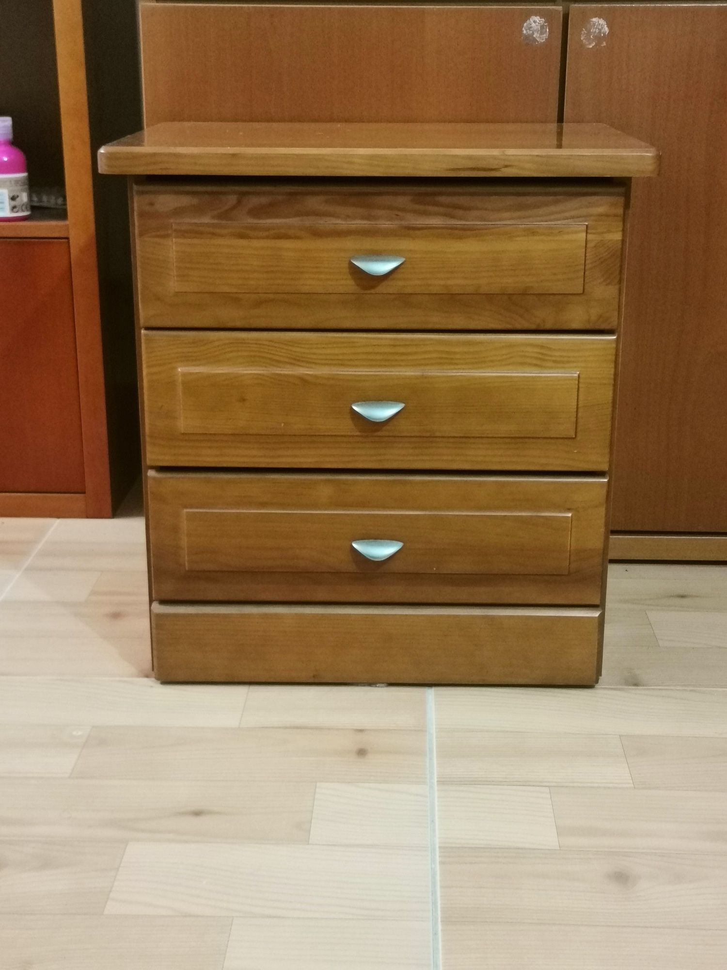 Mesa Cabeceira de 3 gavetas