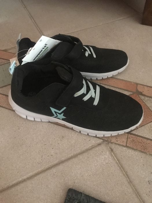 Tenis menina Tam 36 com briliantes