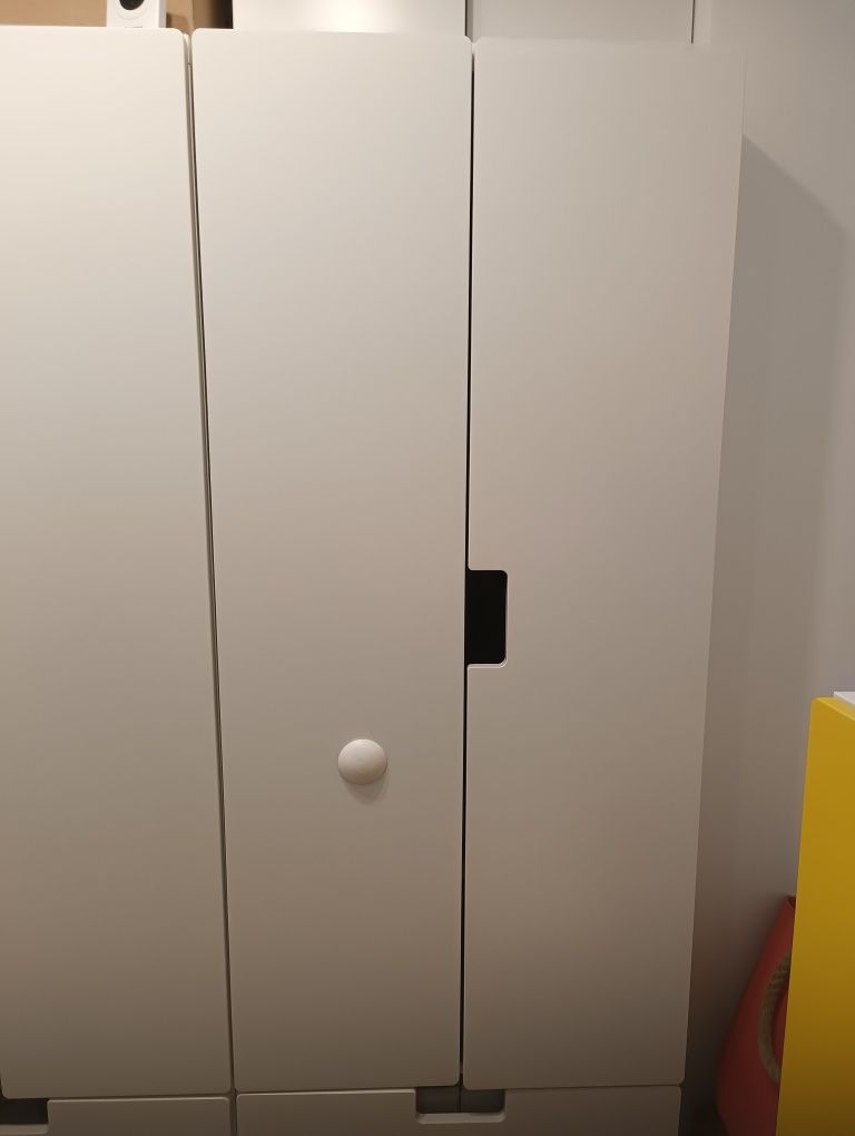 Sprzedam 2xszafę oraz szafki wiszace dla dziecka do pokoju Ikea stuva