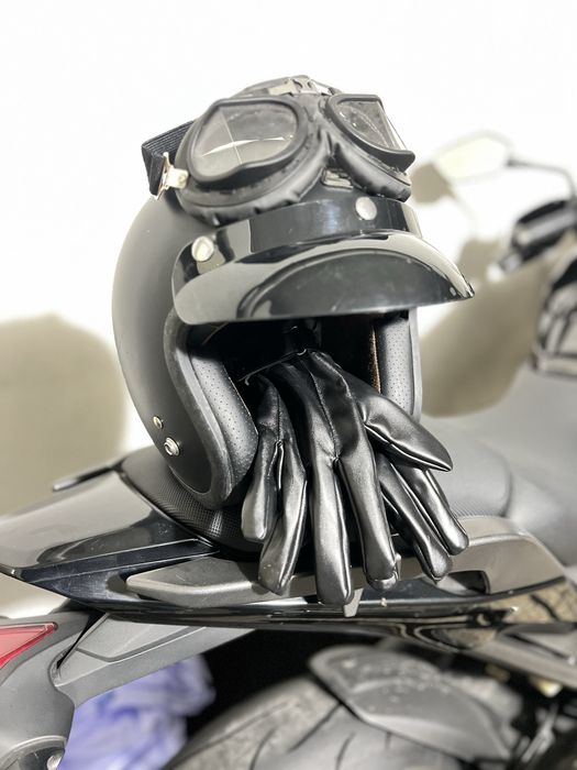 Capacete + Óculos + Luvas