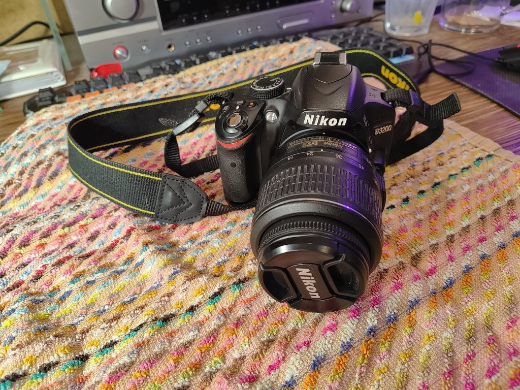 Продам Nikon D3200 kit (18-55mm VR) идеал