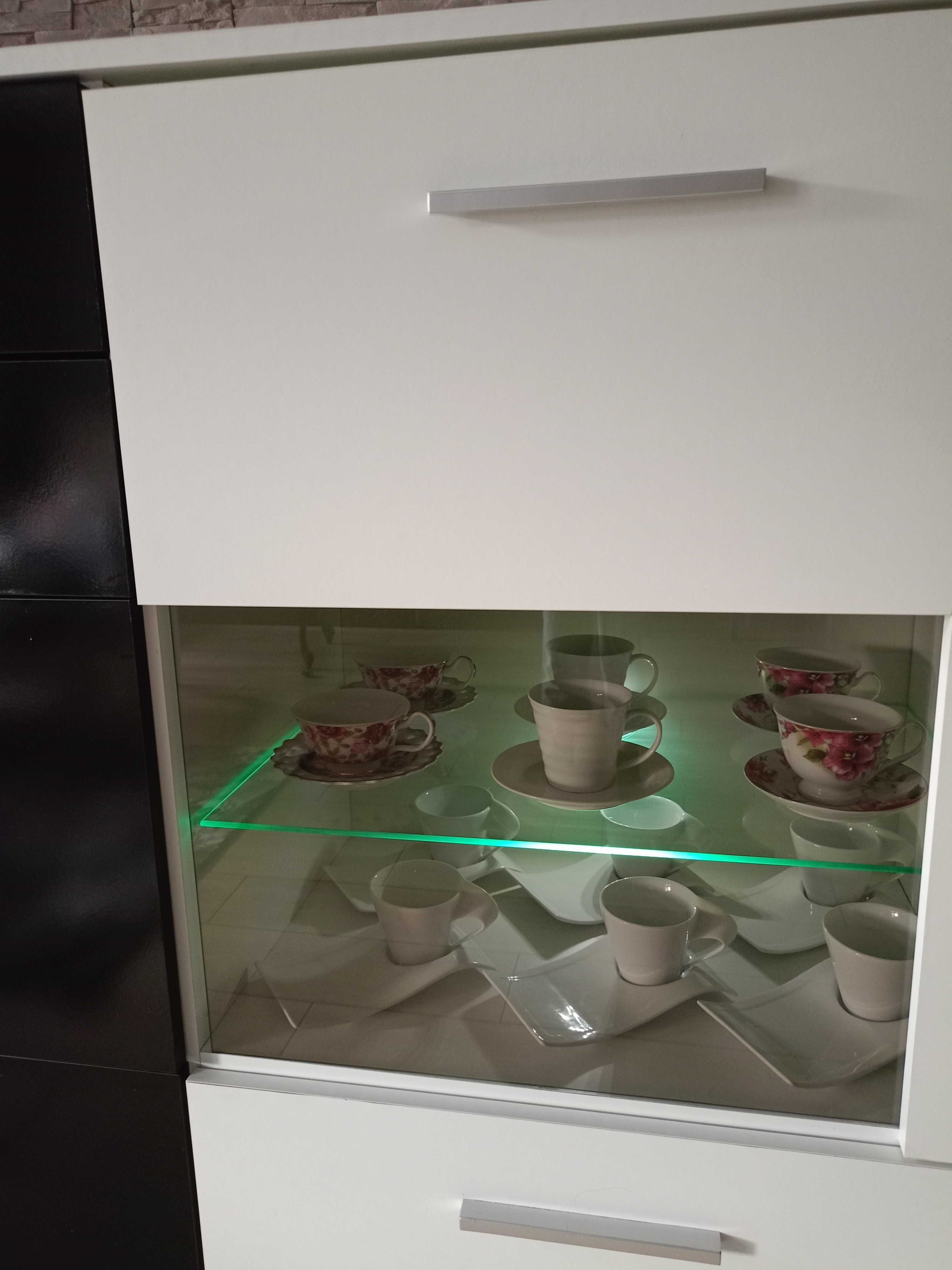 Meblościanka do salonu, komoda, witryna, szafka pod tv