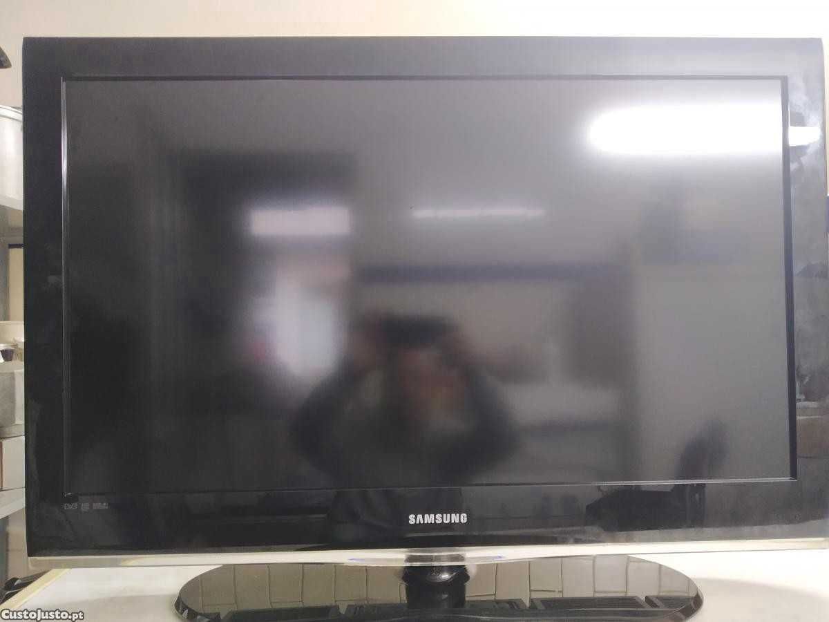 Tv Lcd samsung 37" com comando