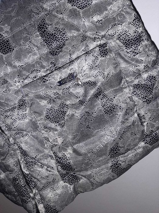 Blusão revesivel Guess original  14 Anos