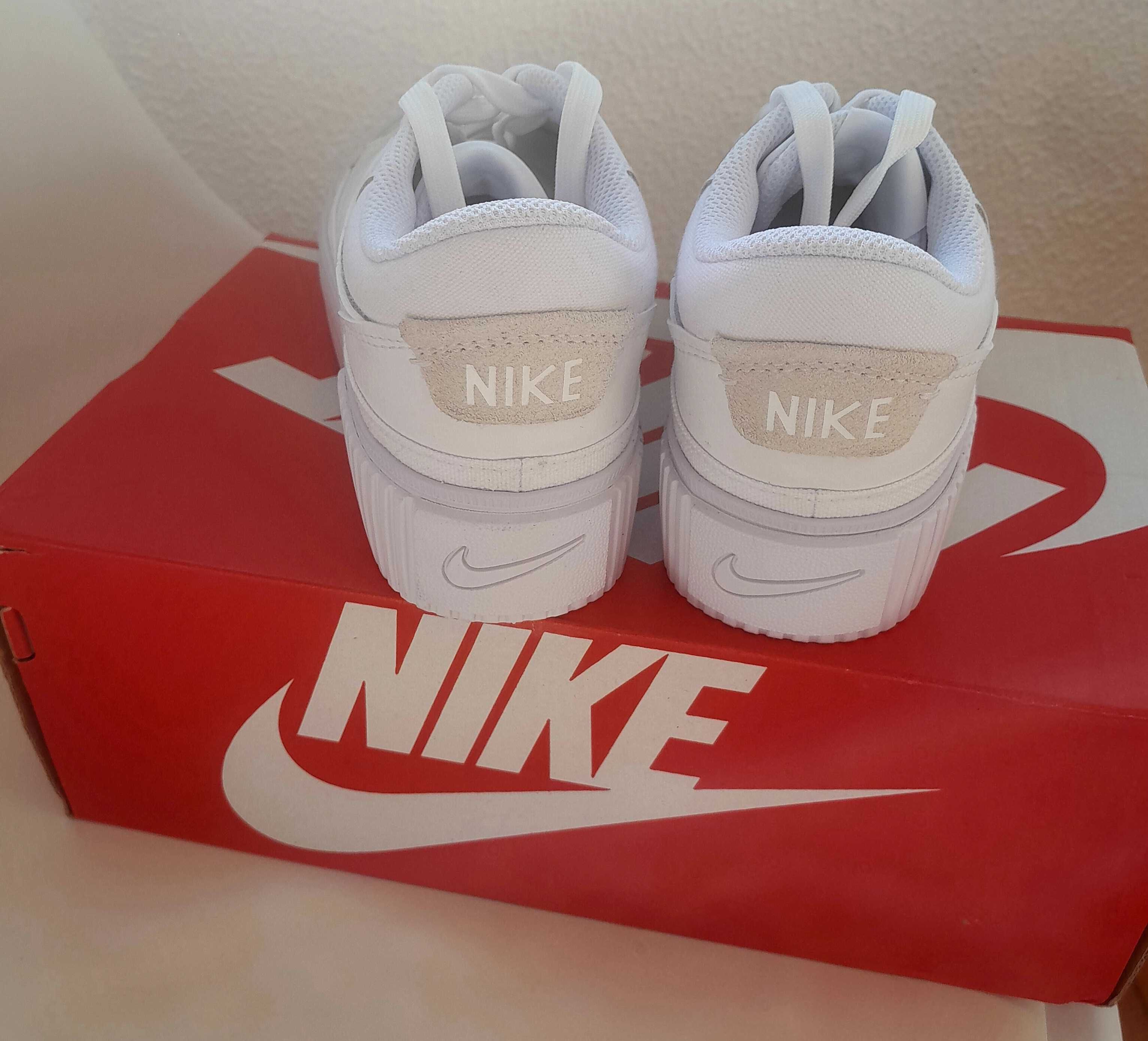 Sapatilhas de Mulher NIKE Court Legacy Lift Lã Branco