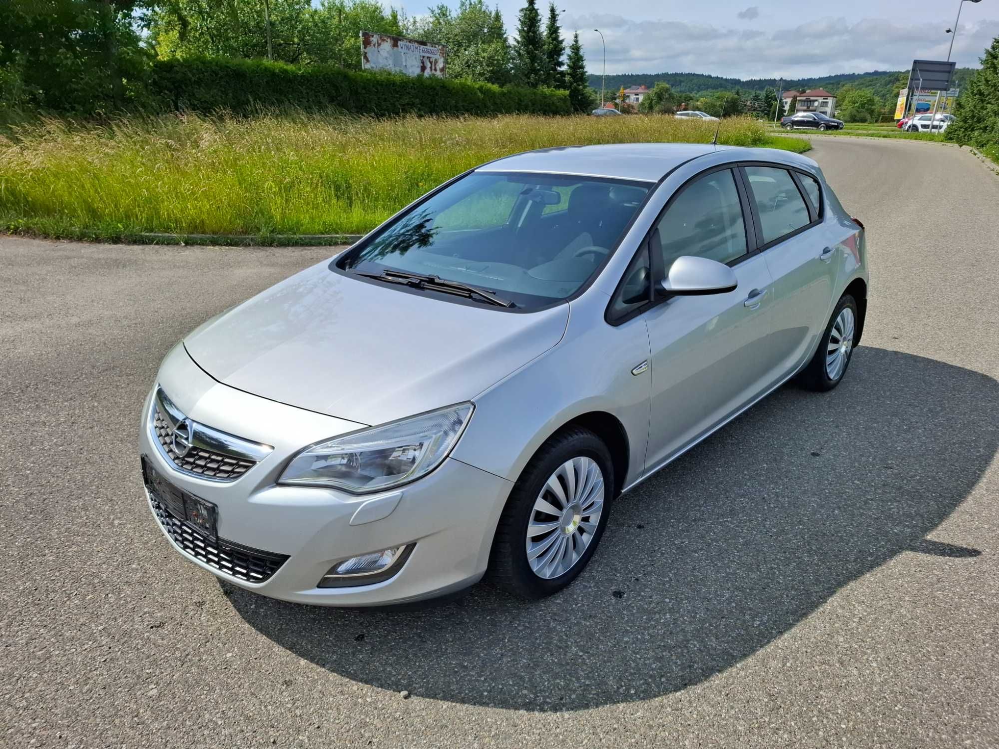 Opel Astra J 1.7 CDTI 110KM 2012r Klima 6 Bieg