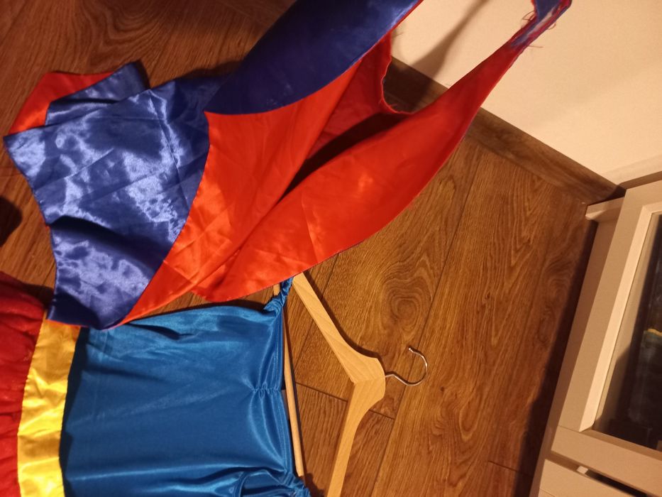 Supermenka strój przebranie kostium dziewczęcy karnawalowy 134