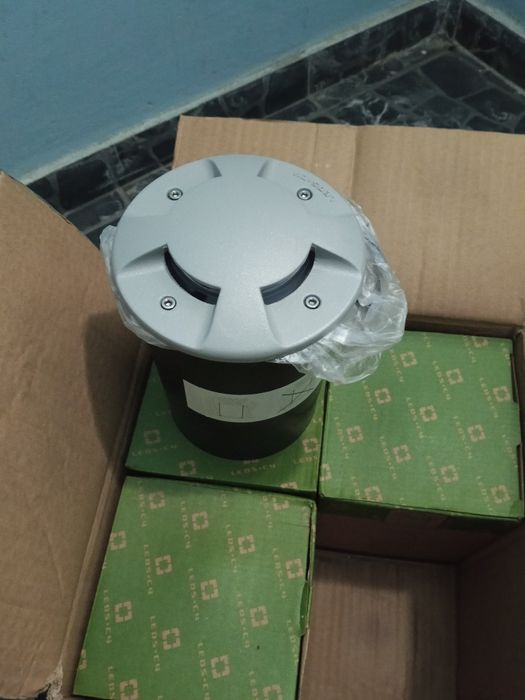 Фонарь тротуарний