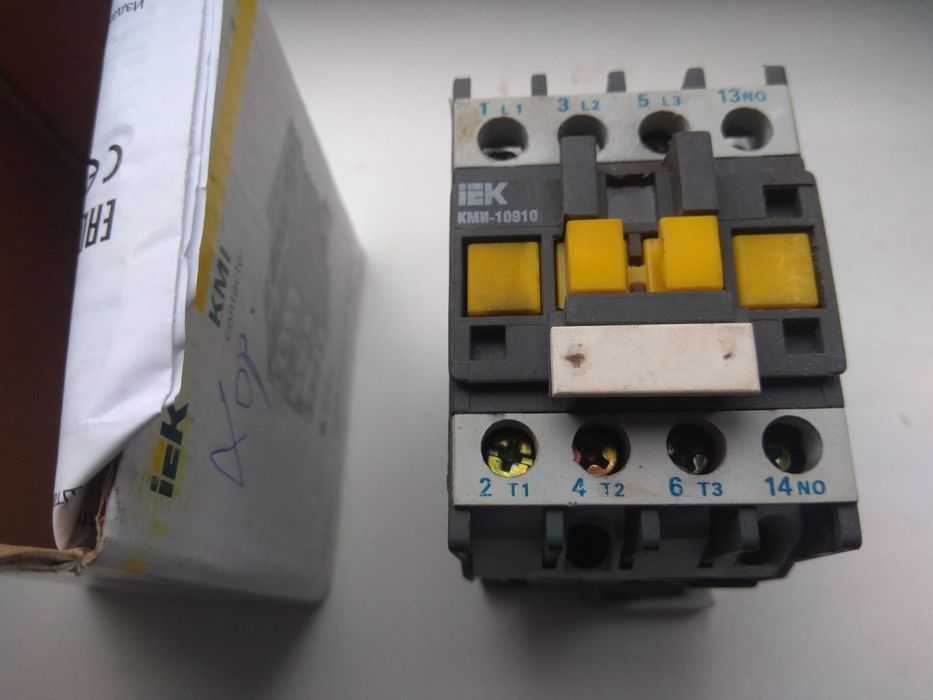 Контактор малогабаритний КМИ-22510  и КМИ-10910