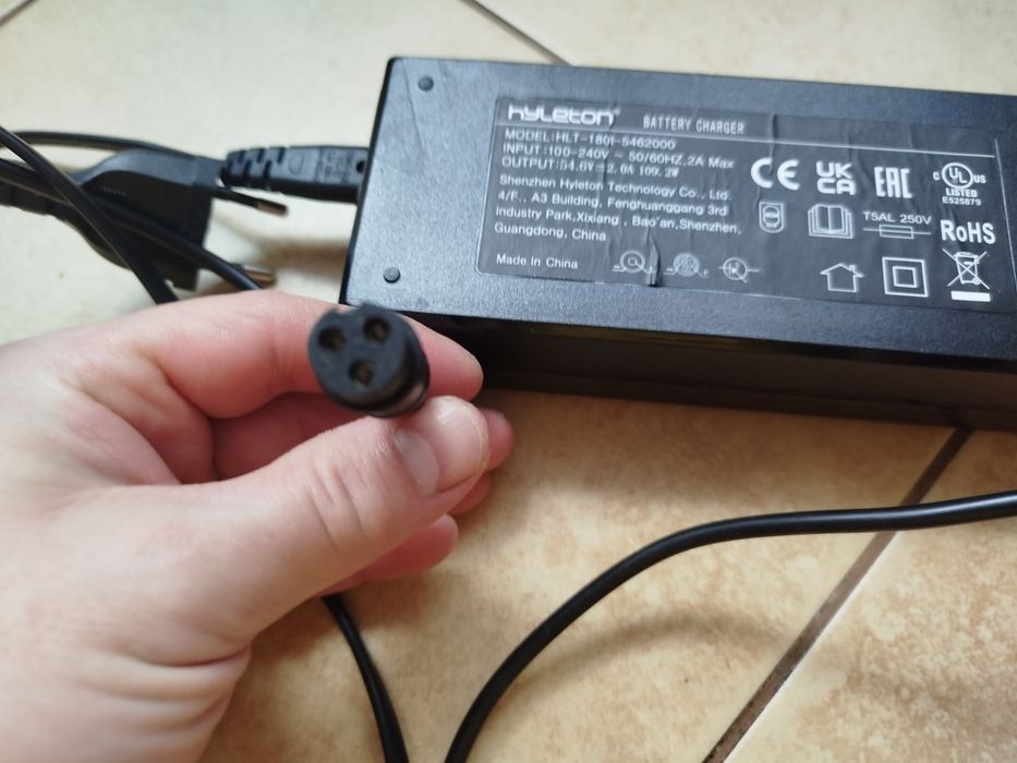 Ładowarka do hulajnogi elektrycznej