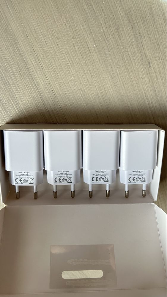 Zestaw ladowarek 2X USB 4 SZT.