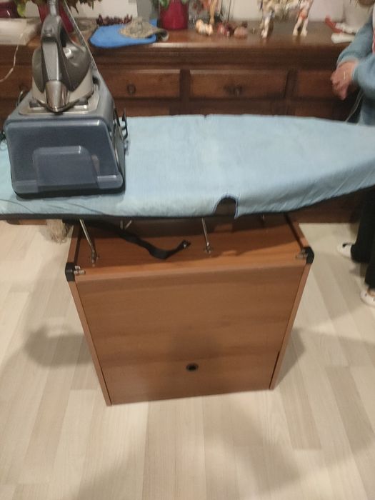 Mesa com ferro escondido