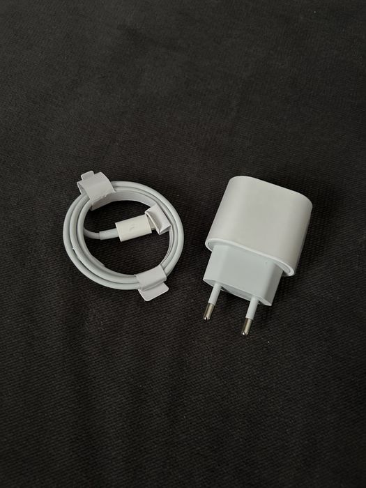 Nowa ładowarka do iPhone 20W – nieużywana – 30zł