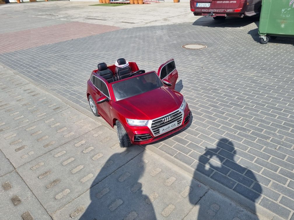 Auto na akumulator AUDI Q5 2 OSOBOWE