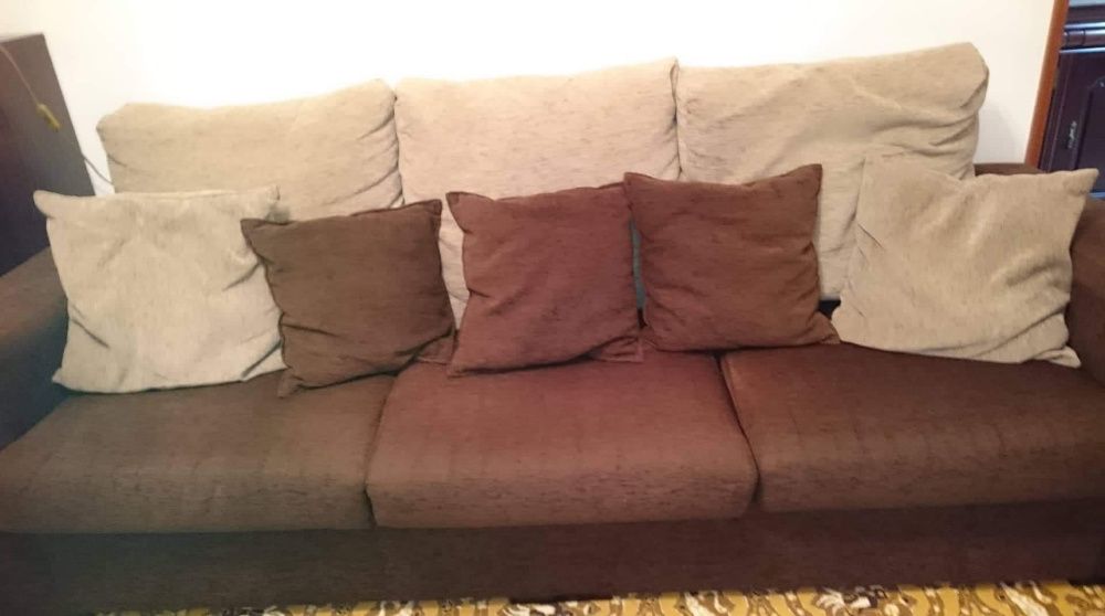 Sofá estão como novos valor 150 Euros nao levo a casa.