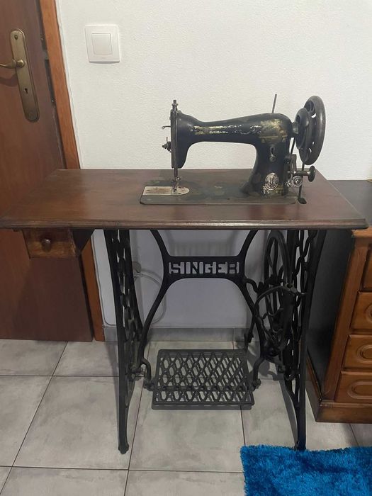 Máquina de Costura da SINGER