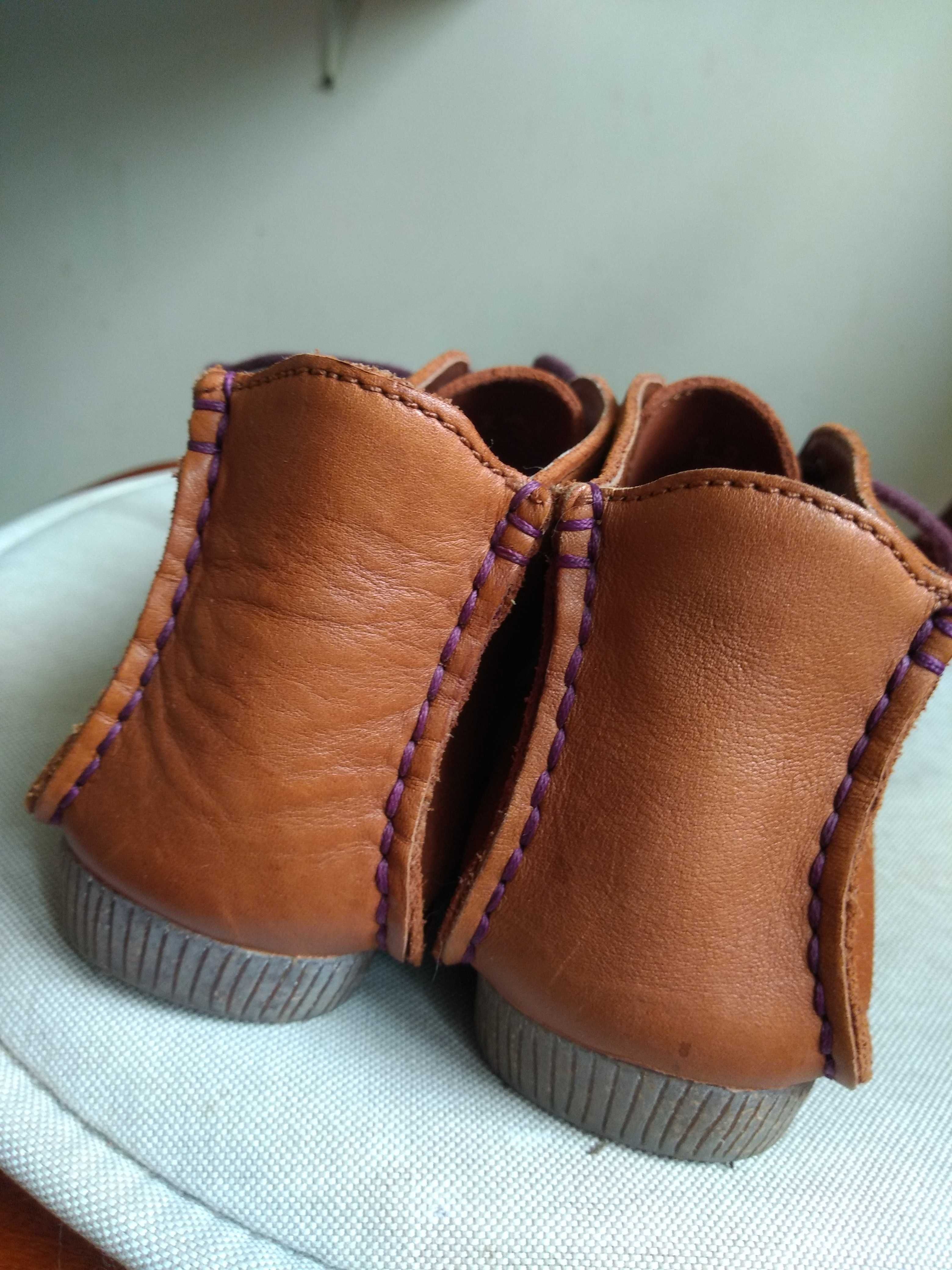 Półbuty sznurowane, botki zamszowe Clarks 36-37 EU 23,7 cm