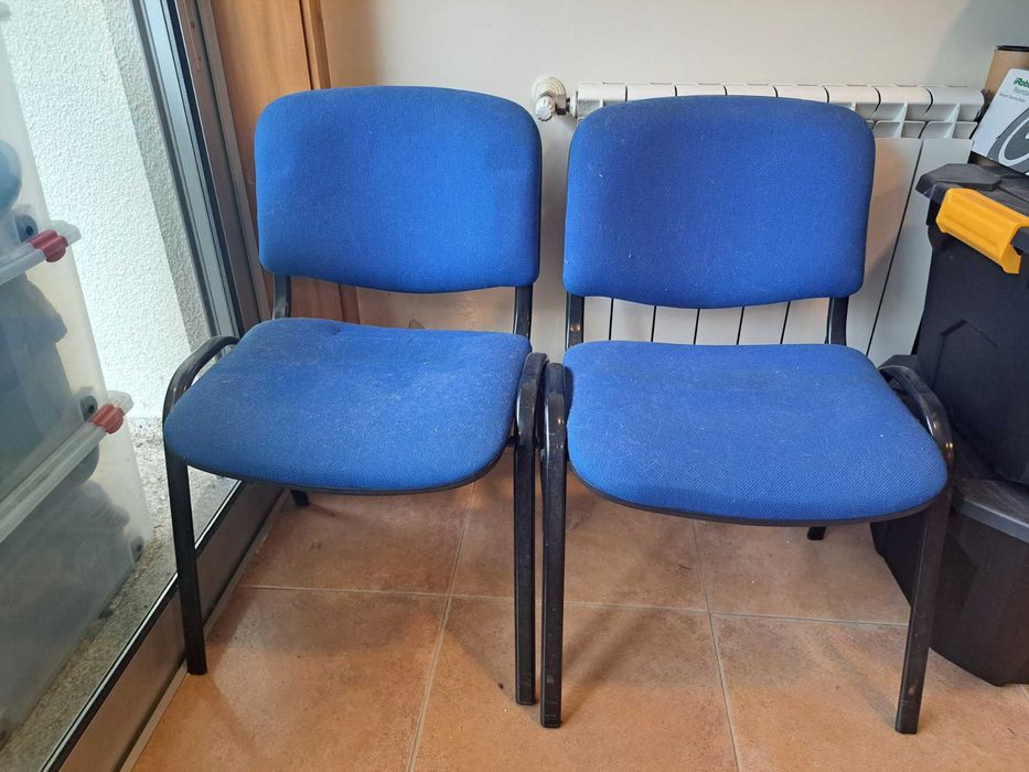 conjunto de duas cadeiras