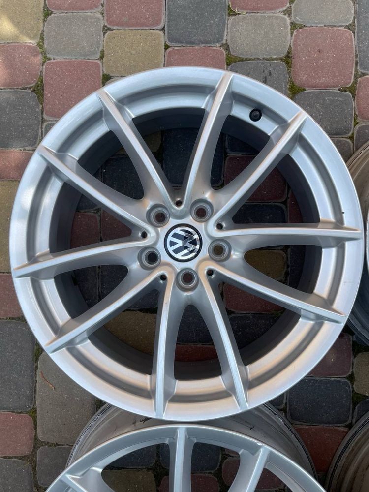 R18 5 112 Volkswagen, Skoda, Audi, Mersedes в стані нових, ідеальні