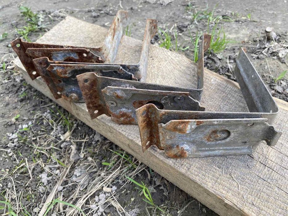 Кронштейн бачка омивача ВАЗ 2101-2107 оригінал