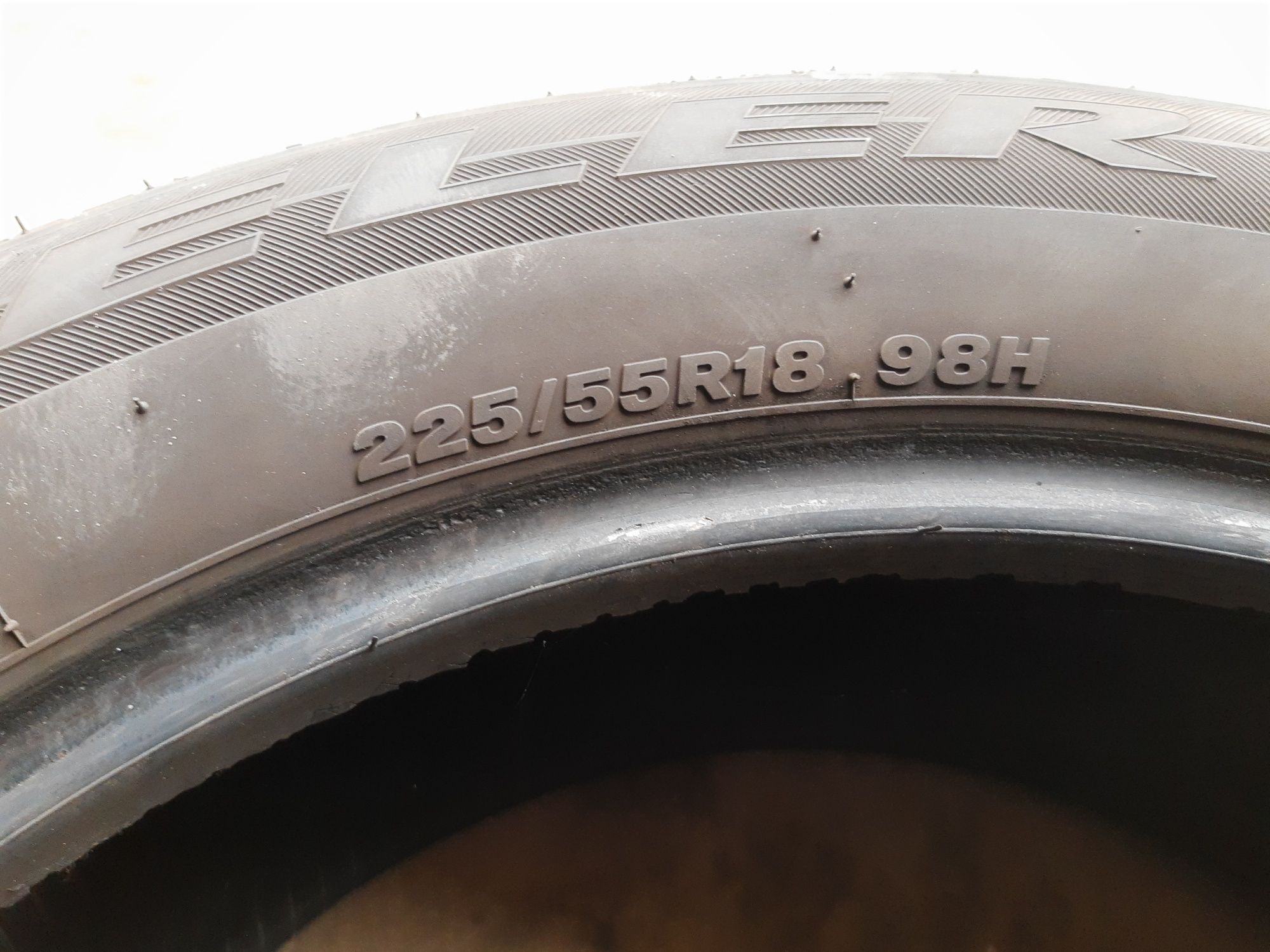 Komplet opon letnich Bridgestone 225/55 R18