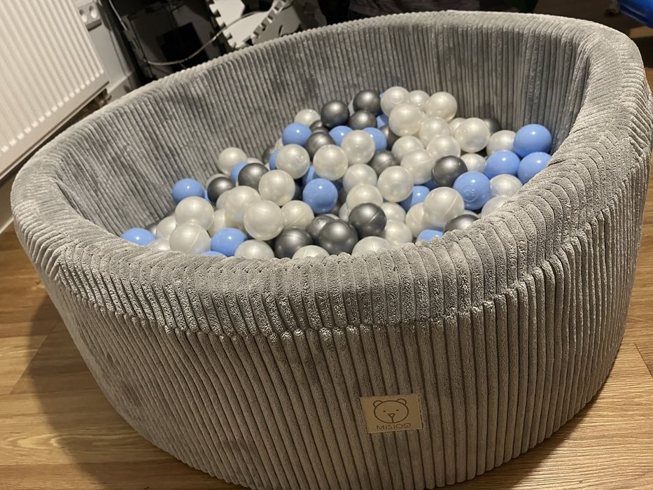 NOWY suchy basen z kulkami. Warszawa