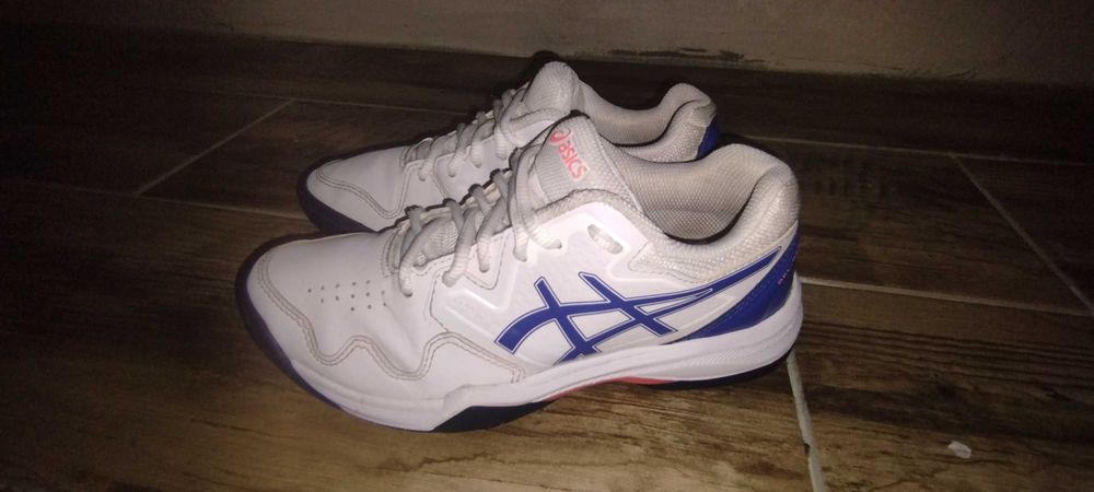 Кросівки asics для тенісу та інших видів спорту
