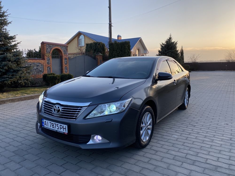 Toyota Camry 2012 2.5 Газ Бенз Автомат