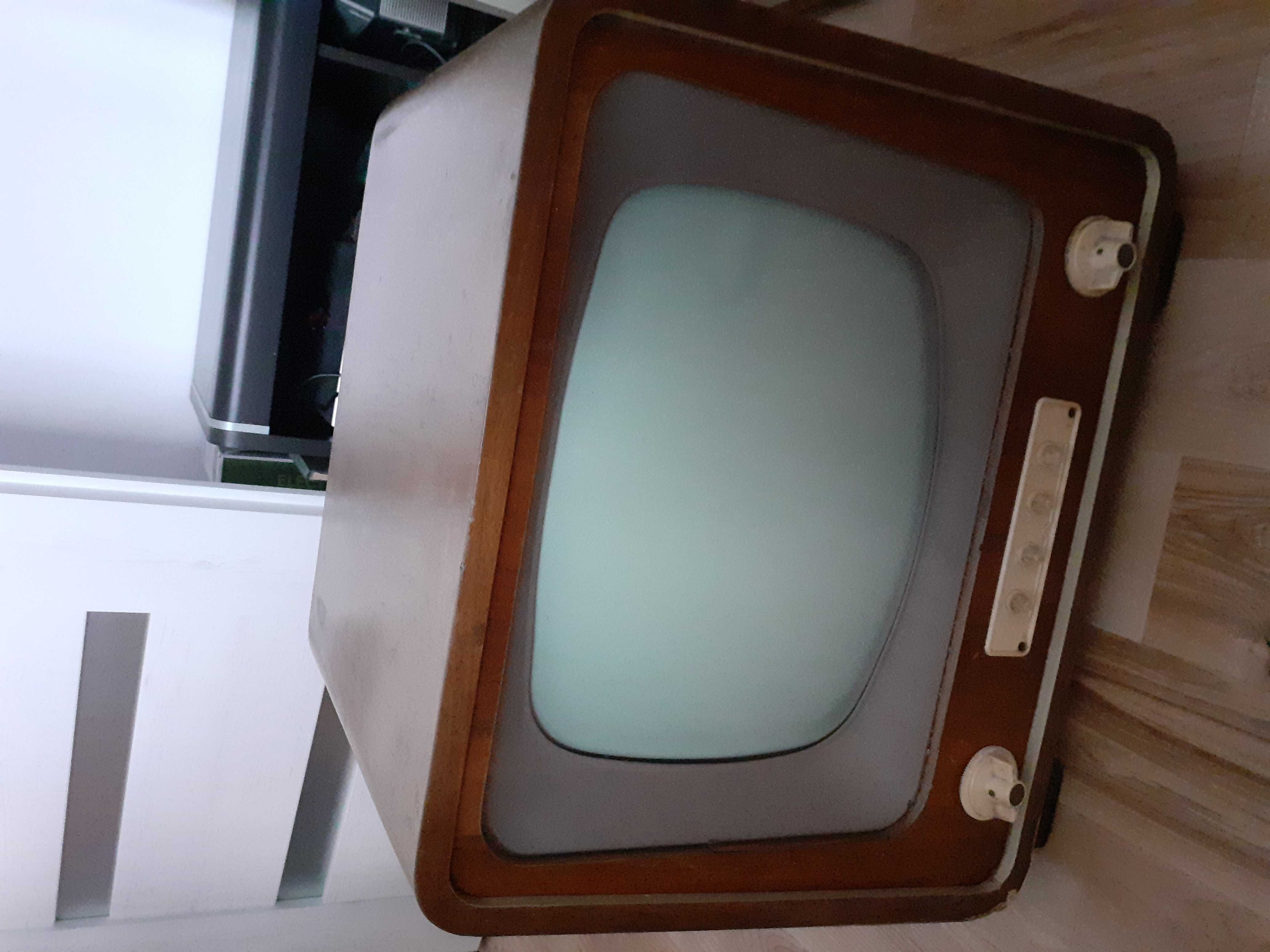 Telewizor Szmaragd 902 ..