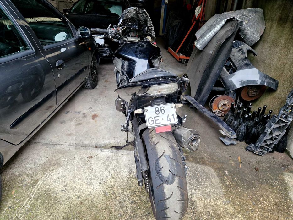 Mota  kawasaki acidentada