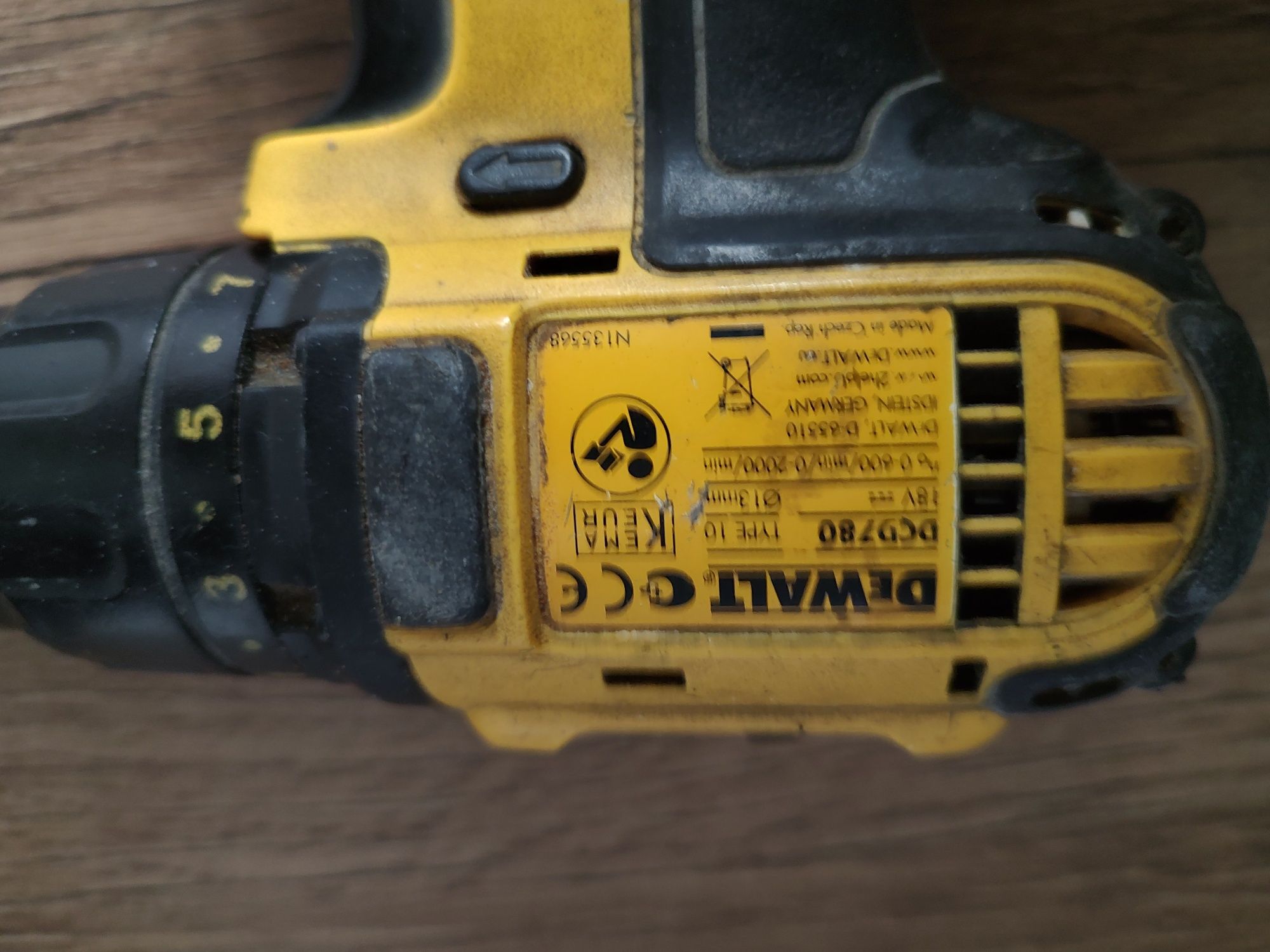 Шуруповерт Dewalt DCD 780