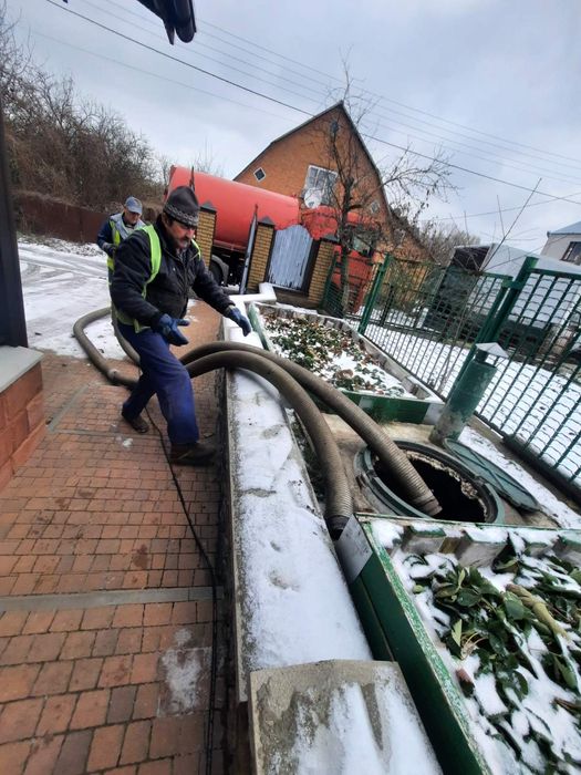 Викачка вигрібних ям, чистка септиків від мулу, мулосос, илосос