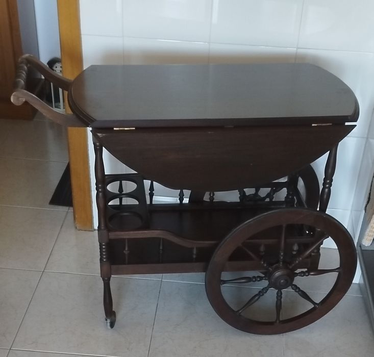 Carrinho de chá antigo