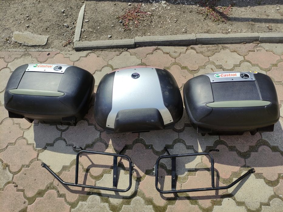 Мотокофри з кріпленням.