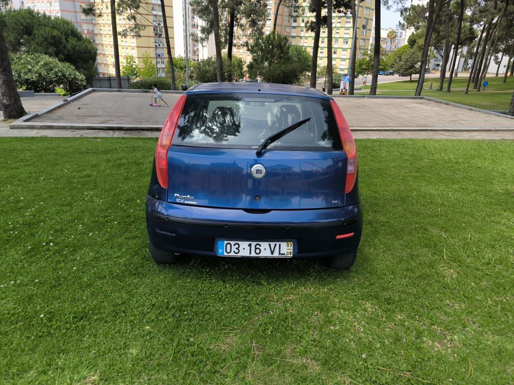 Fiat Punto 1.2 ano 2003.