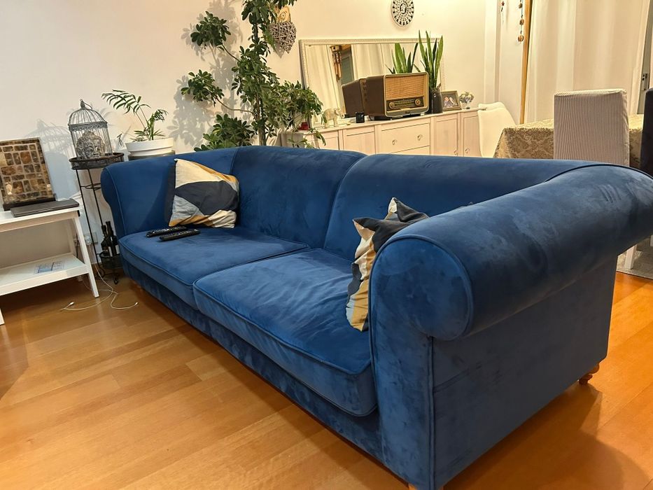 Sofá azul veludo