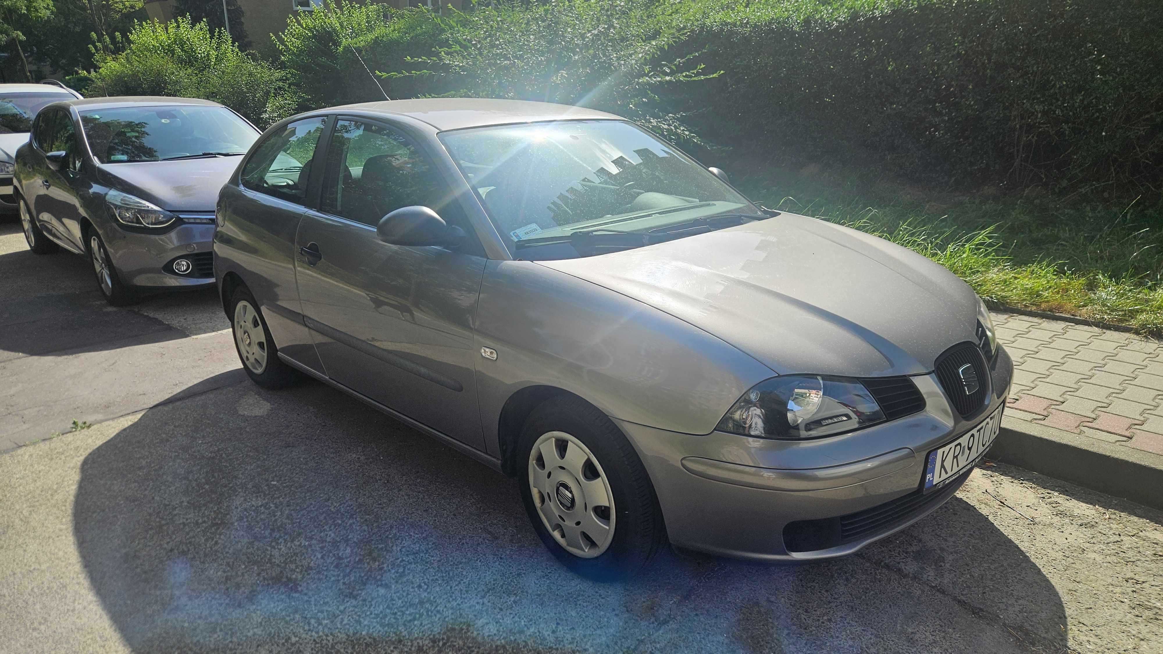 Seat Ibiza 1.2 benzyna, 2002 r. Niski przebieg, klima, 2 komplety opon