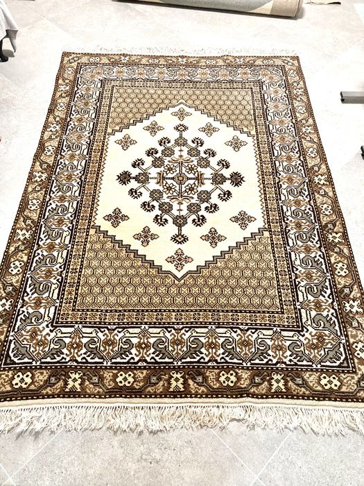 Oryginalny dywan tunezyjski wełniany ręcznie tkany 247x167 wyprany