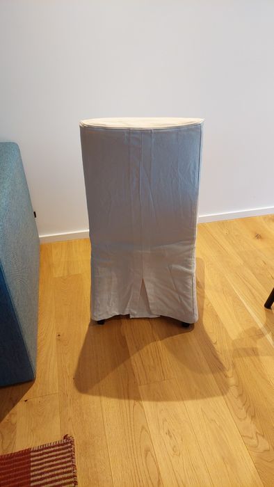 Cadeira com capa branca (2 peças)