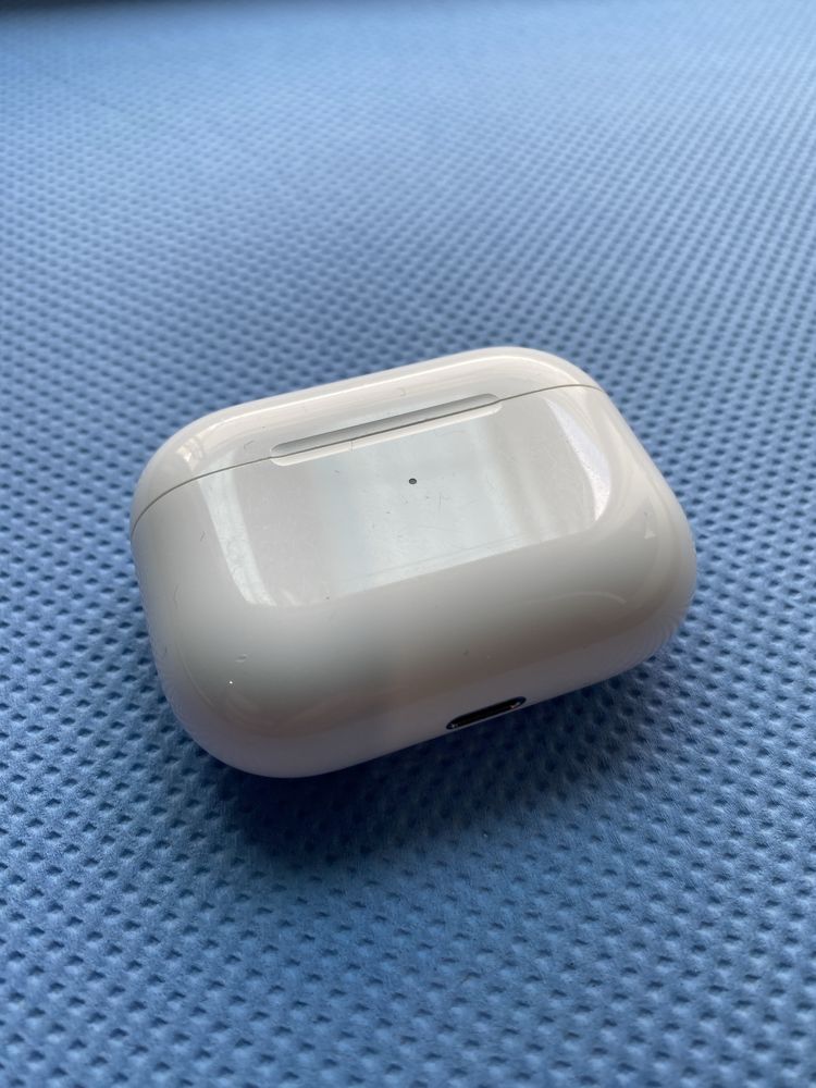Продам навушники Apple AirPods Pro 1