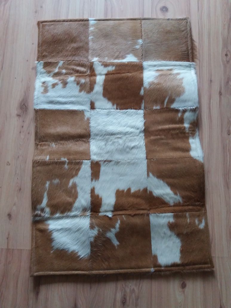Коврик из натуральной шкуры коровы.