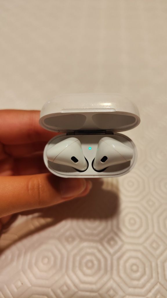Air pods 2° geração em bom estado