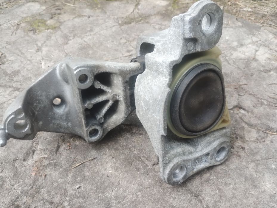 Подушка двигателя Рено Меган 3 112100020R гідроопора