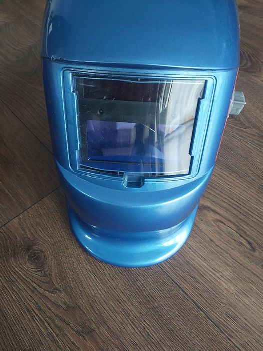 Przyłbica spawalnicze samościemniającą