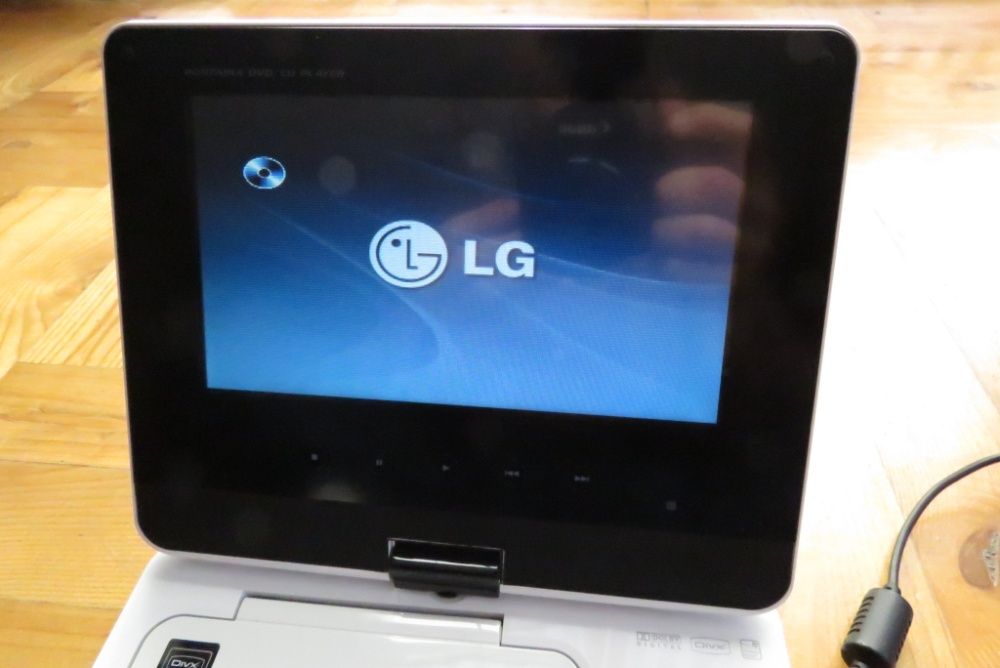 Przenośny odtwarzacz DVD LG DP371B