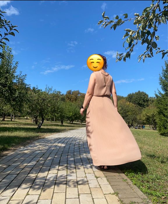 Продам святкову, нарядну сукню, плаття, розмір М, стан ідеальний