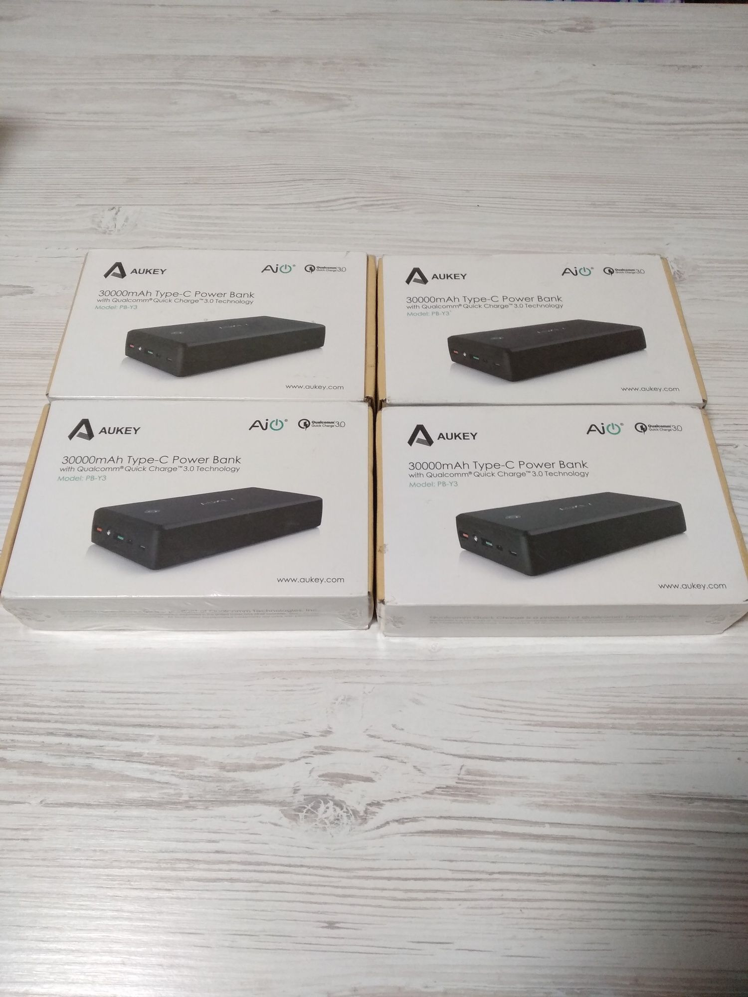 Павербанк ЯКІСНИЙ Power bank Преміум Aukey 30000mAh Модель:PB-Y3 Павер