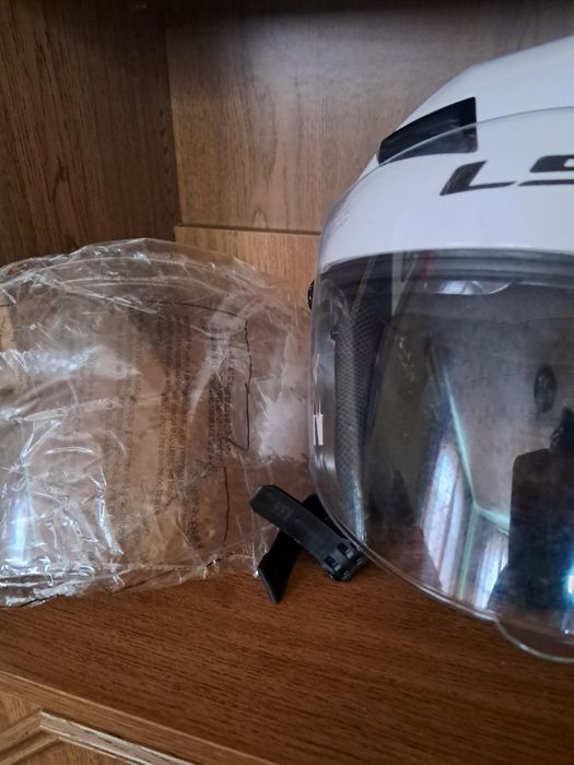 Мотошолом LS2 білий XL